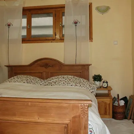 Paradise Corner פומורי