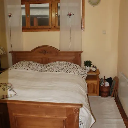 Paradise Corner פומורי